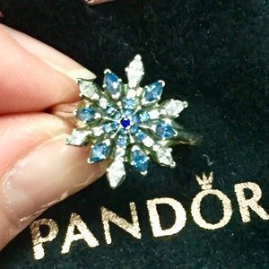Pandora Snowflake Ring. Size 6/52.